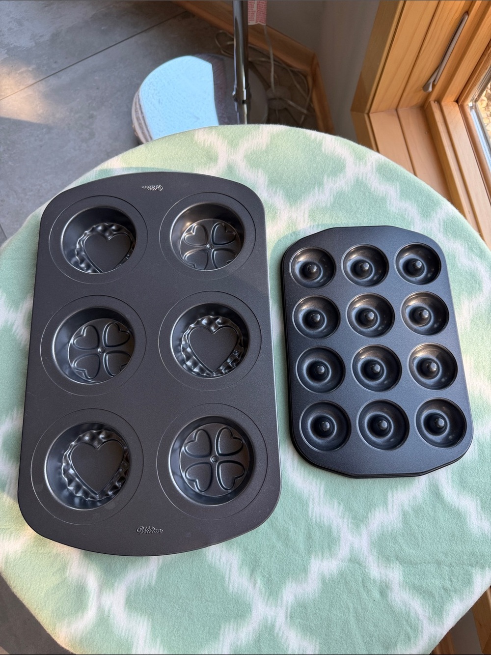Wilton Black Heart & Donut Mini Baking Pan Set